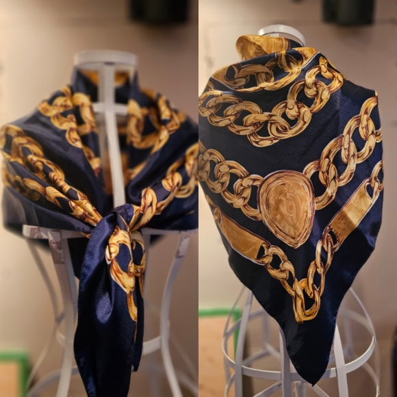 Gold Chain Pattern Scarf - Picture 1 of 10